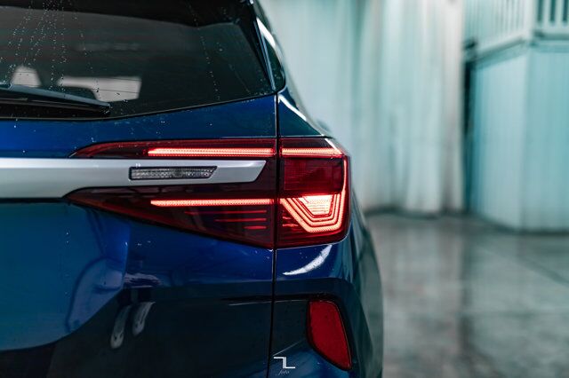 2022 Kia Seltos AWD SX Turbo Leather Roof Nav BCam Red Deer AB