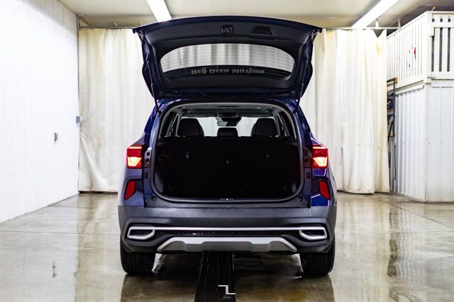 2022 Kia Seltos AWD SX Turbo Leather Roof Nav BCam Red Deer AB