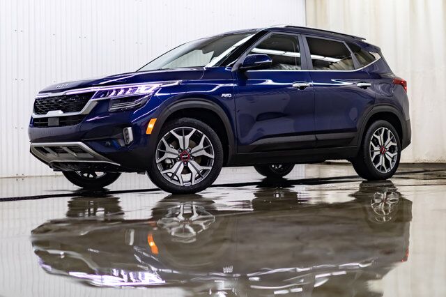 2022 Kia Seltos AWD SX Turbo Leather Roof Nav BCam Red Deer AB