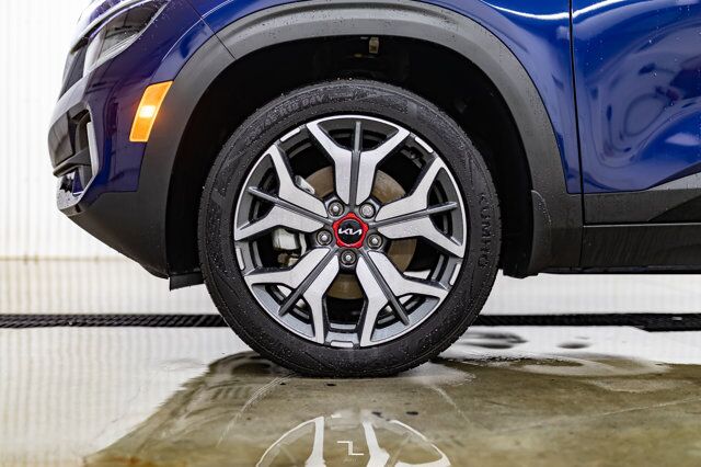 2022 Kia Seltos AWD SX Turbo Leather Roof Nav BCam Red Deer AB