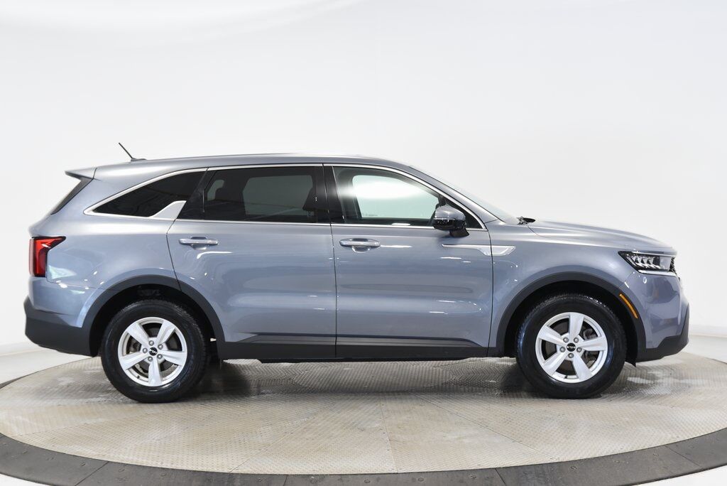 2022 Kia Sorento LX Akron