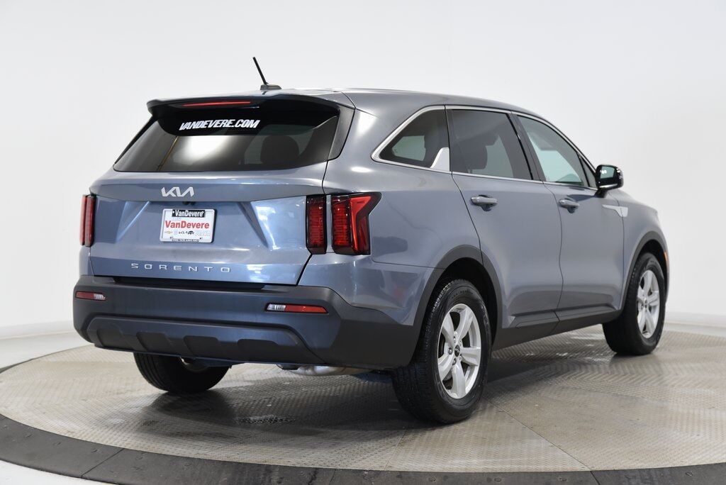 2022 Kia Sorento LX Akron