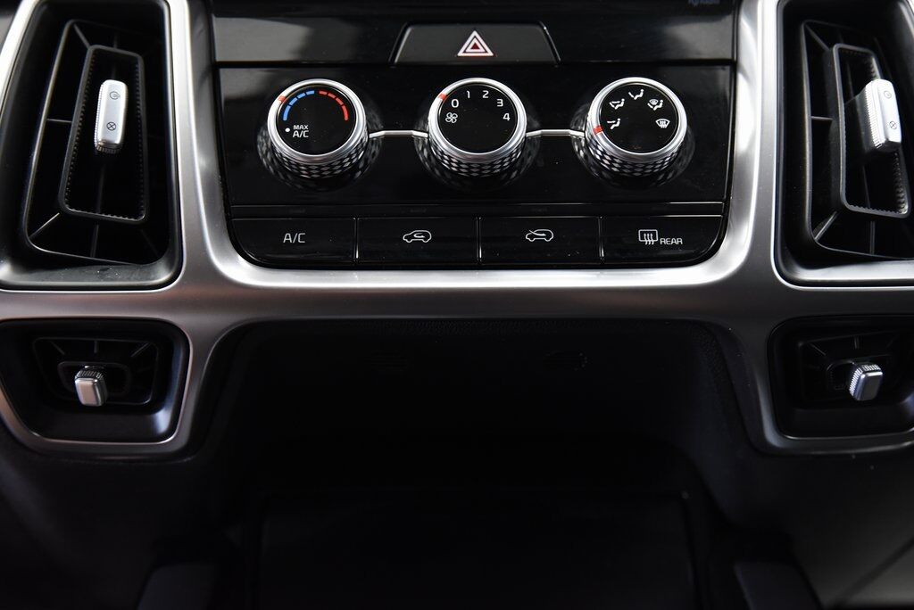 2022 Kia Sorento LX Akron