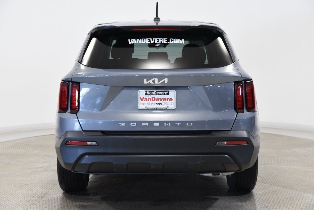 2022 Kia Sorento LX Akron