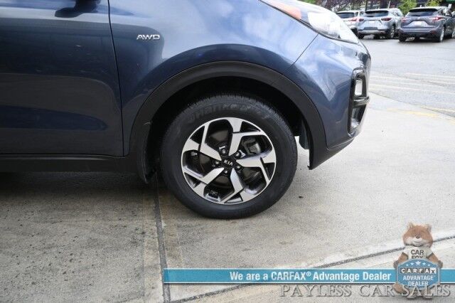 2022 Kia Sportage LX / AWD / Automatic / Lane Keep Assist & Forward Collision Alert / Apple CarPlay & Android Auto / Daytime Running Lights / Aluminum Wheels / Back Up Camera / 26 MPG / Only 36K Miles / 1-Owner Anchorage AK