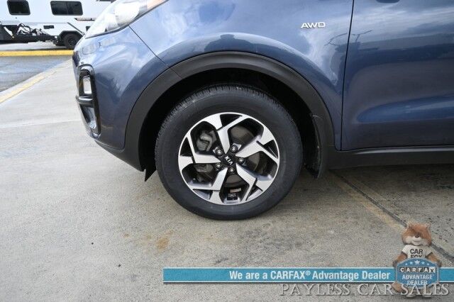 2022 Kia Sportage LX / AWD / Automatic / Lane Keep Assist & Forward Collision Alert / Apple CarPlay & Android Auto / Daytime Running Lights / Aluminum Wheels / Back Up Camera / 26 MPG / Only 36K Miles / 1-Owner Anchorage AK