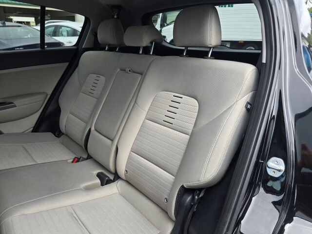 2022 Kia Sportage LX photo 22