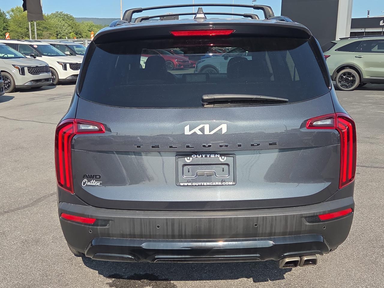2022 Kia Telluride EX photo 3