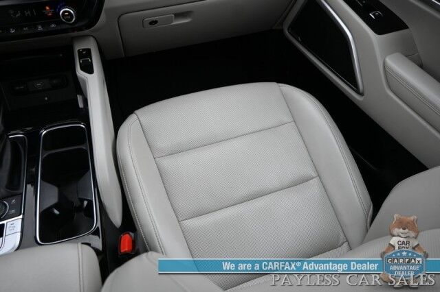 2022 Kia Telluride S / AWD / Auto Start / Power & Heated Leather Seats / NAV / Sunroof / Adaptive Cruise / Blind Spot & Lane Alert / Apple CarPlay & Android Auto / Keyless Entry & Start / 3rd Row / Seats 7 / 24 MPG / 1-Owner Anchorage AK