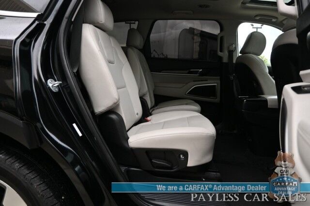 2022 Kia Telluride S / AWD / Auto Start / Power & Heated Leather Seats / NAV / Sunroof / Adaptive Cruise / Blind Spot & Lane Alert / Apple CarPlay & Android Auto / Keyless Entry & Start / 3rd Row / Seats 7 / 24 MPG / 1-Owner Anchorage AK