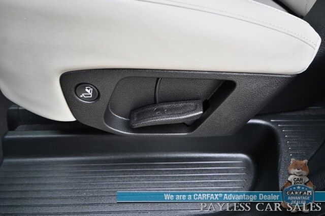2022 Kia Telluride S / AWD / Auto Start / Power & Heated Leather Seats / NAV / Sunroof / Adaptive Cruise / Blind Spot & Lane Alert / Apple CarPlay & Android Auto / Keyless Entry & Start / 3rd Row / Seats 7 / 24 MPG / 1-Owner Anchorage AK