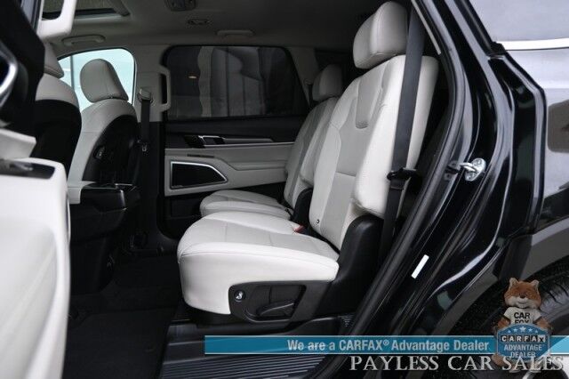 2022 Kia Telluride S / AWD / Auto Start / Power & Heated Leather Seats / NAV / Sunroof / Adaptive Cruise / Blind Spot & Lane Alert / Apple CarPlay & Android Auto / Keyless Entry & Start / 3rd Row / Seats 7 / 24 MPG / 1-Owner Anchorage AK