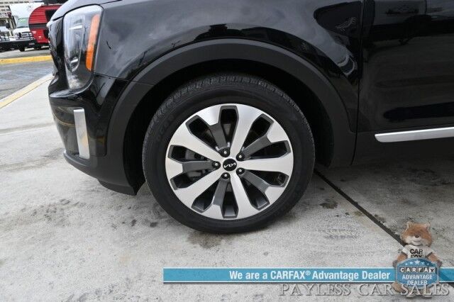 2022 Kia Telluride S / AWD / Auto Start / Power & Heated Leather Seats / NAV / Sunroof / Adaptive Cruise / Blind Spot & Lane Alert / Apple CarPlay & Android Auto / Keyless Entry & Start / 3rd Row / Seats 7 / 24 MPG / 1-Owner Anchorage AK