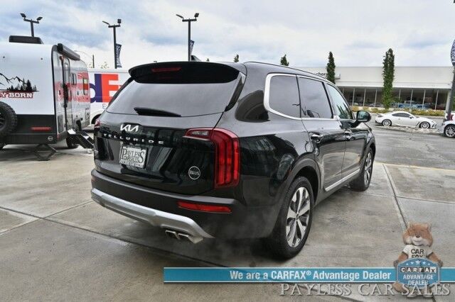 2022 Kia Telluride S / AWD / Auto Start / Power & Heated Leather Seats / NAV / Sunroof / Adaptive Cruise / Blind Spot & Lane Alert / Apple CarPlay & Android Auto / Keyless Entry & Start / 3rd Row / Seats 7 / 24 MPG / 1-Owner Anchorage AK