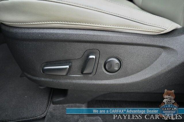 2022 Kia Telluride S / AWD / Auto Start / Power & Heated Leather Seats / NAV / Sunroof / Adaptive Cruise / Blind Spot & Lane Alert / Apple CarPlay & Android Auto / Keyless Entry & Start / 3rd Row / Seats 7 / 24 MPG / 1-Owner Anchorage AK