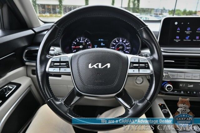 2022 Kia Telluride S / AWD / Auto Start / Power & Heated Leather Seats / NAV / Sunroof / Adaptive Cruise / Blind Spot & Lane Alert / Apple CarPlay & Android Auto / Keyless Entry & Start / 3rd Row / Seats 7 / 24 MPG / 1-Owner Anchorage AK