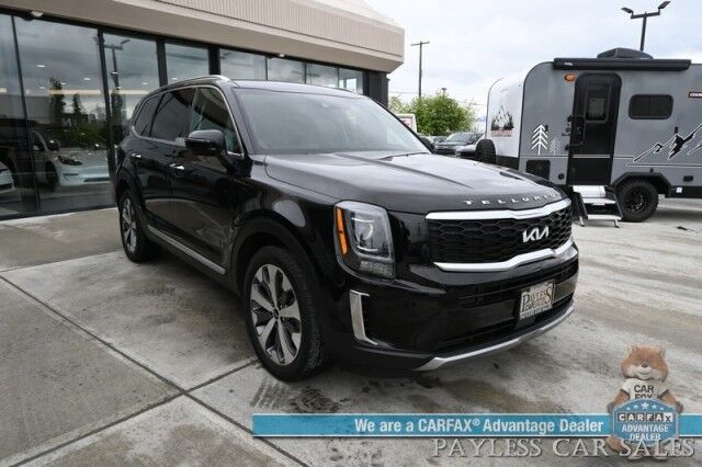2022 Kia Telluride S / AWD / Auto Start / Power & Heated Leather Seats / NAV / Sunroof / Adaptive Cruise / Blind Spot & Lane Alert / Apple CarPlay & Android Auto / Keyless Entry & Start / 3rd Row / Seats 7 / 24 MPG / 1-Owner Anchorage AK