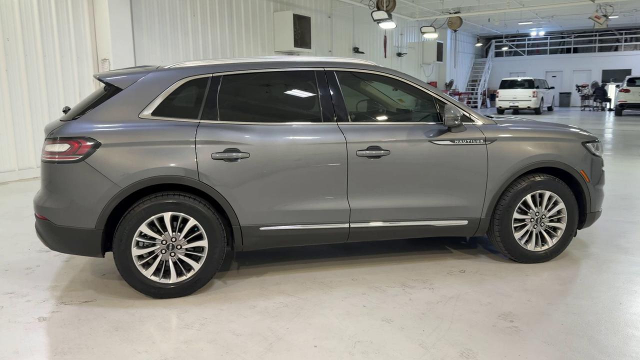 2022 LINCOLN Nautilus Standard