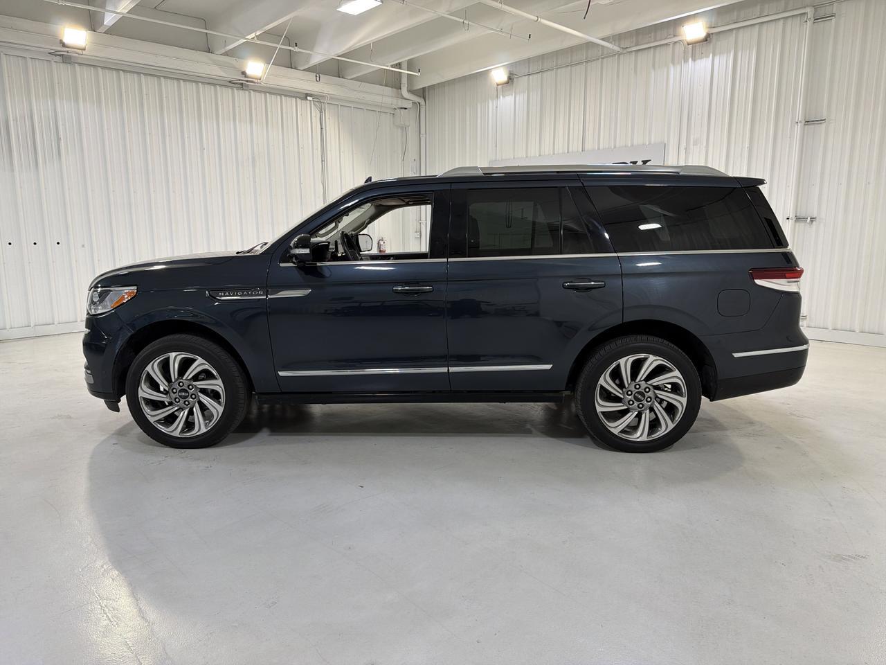 2022 LINCOLN Navigator Reserve