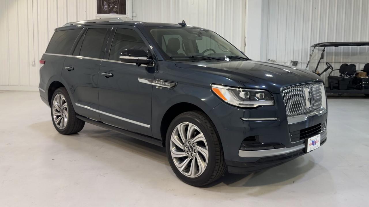 2022 LINCOLN Navigator Reserve