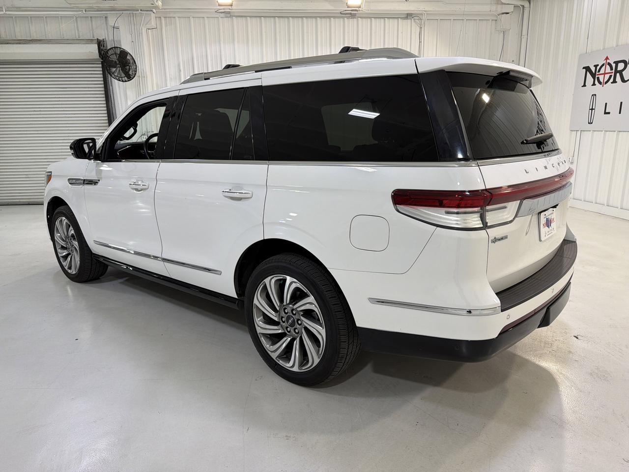 2022 LINCOLN Navigator Reserve