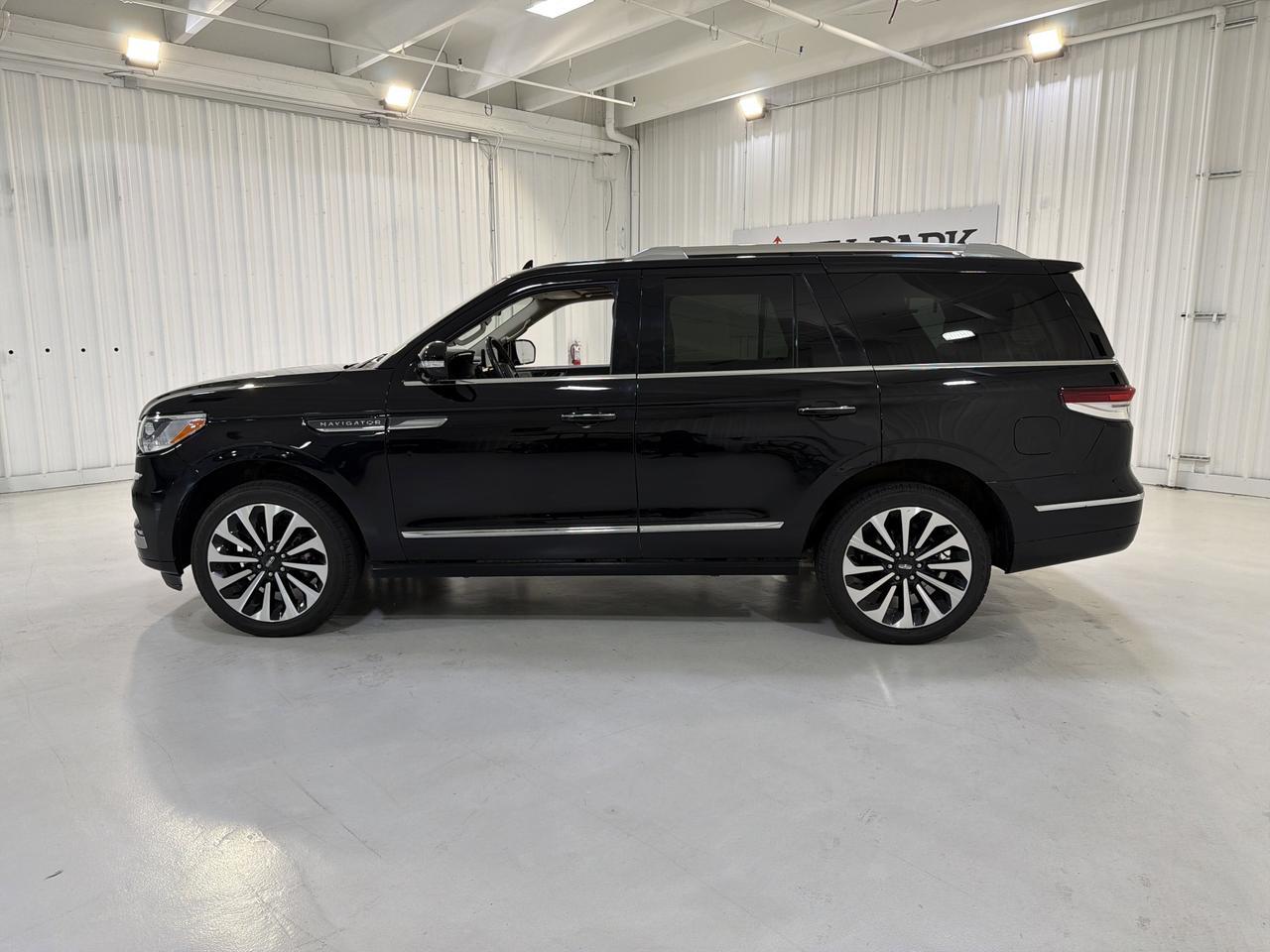2022 LINCOLN Navigator Reserve