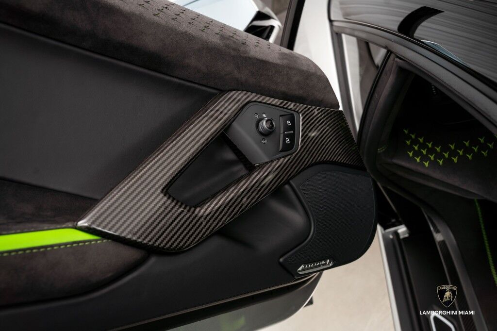 2022 Lamborghini Aventador LP 780-4 Ultimae Roadster North Miami Beach FL