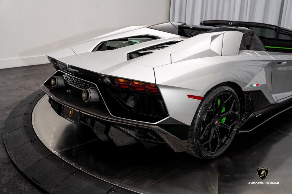 2022 Lamborghini Aventador LP 780-4 Ultimae Roadster North Miami Beach FL
