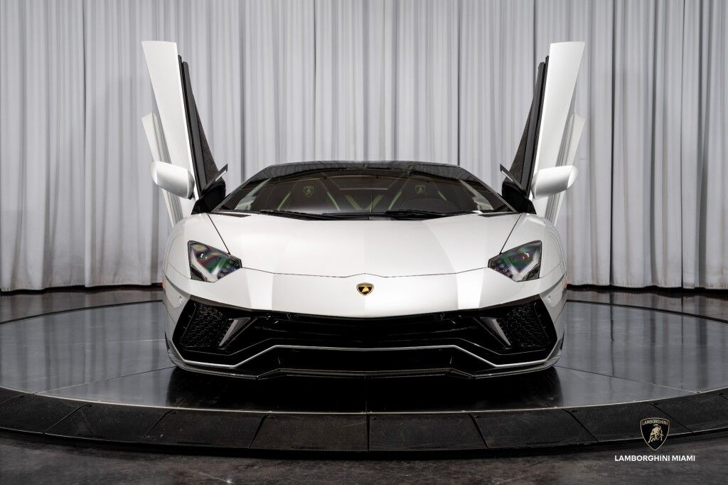 2022 Lamborghini Aventador LP 780-4 Ultimae Roadster North Miami Beach FL