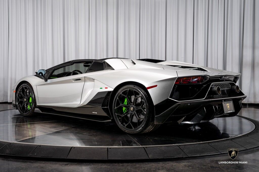 2022 Lamborghini Aventador LP 780-4 Ultimae Roadster North Miami Beach FL
