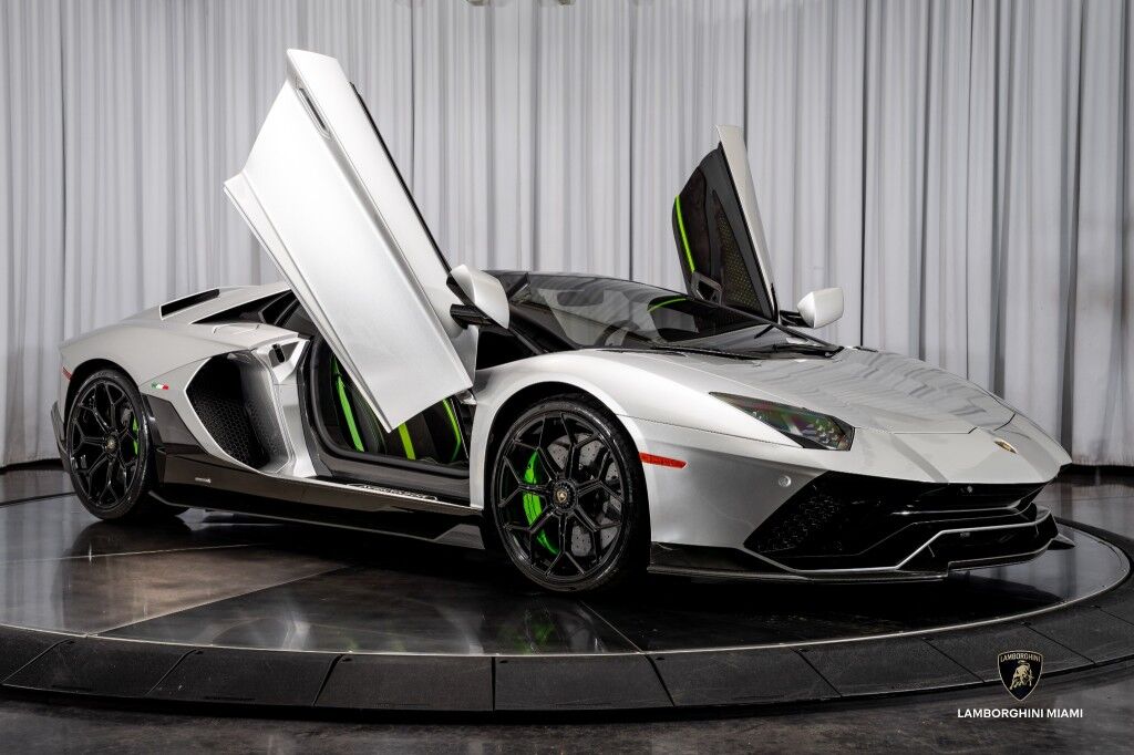 2022 Lamborghini Aventador LP 780-4 Ultimae Roadster North Miami Beach FL