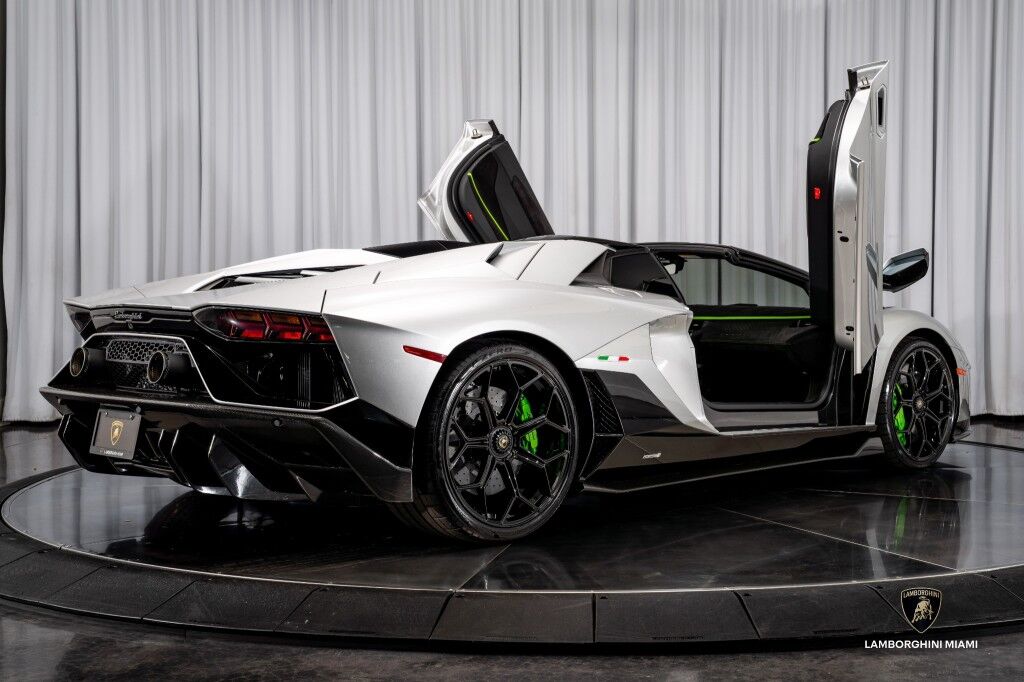 2022 Lamborghini Aventador LP 780-4 Ultimae Roadster North Miami Beach FL