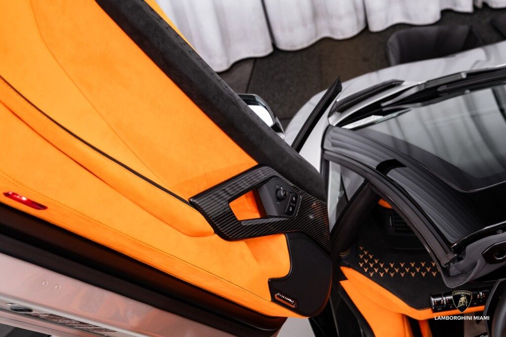 2022 Lamborghini Aventador LP 780-4 Ultimae Roadster North Miami Beach FL