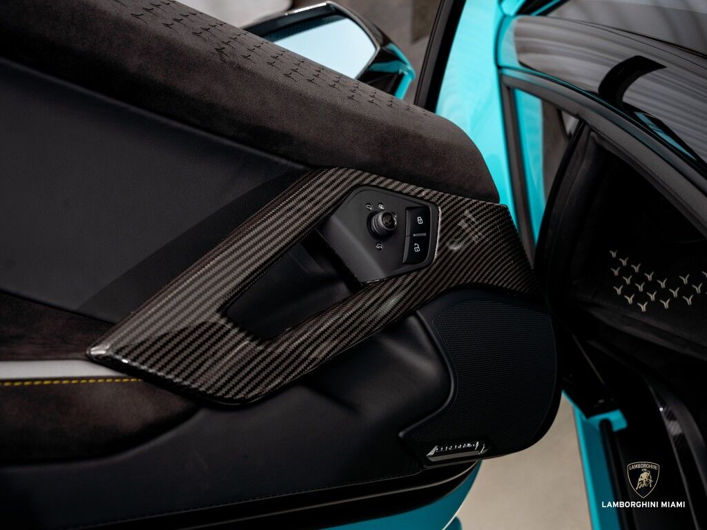 2022 Lamborghini Aventador LP 780-4 Ultimae Roadster North Miami Beach FL