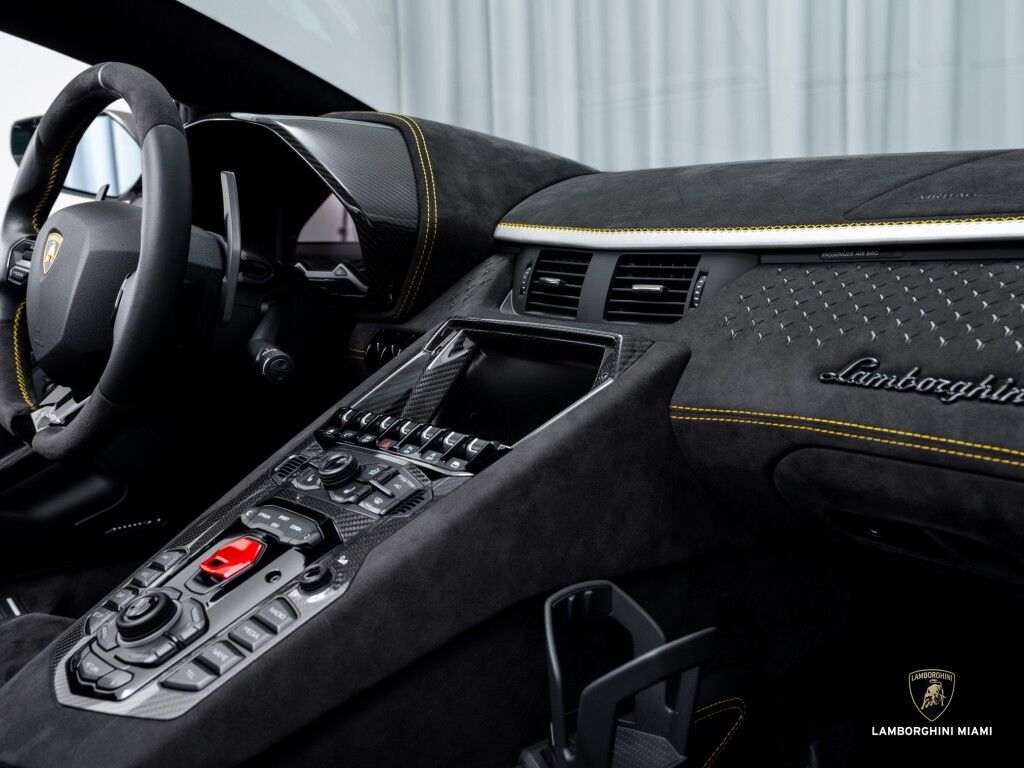 2022 Lamborghini Aventador LP 780-4 Ultimae Roadster North Miami Beach FL