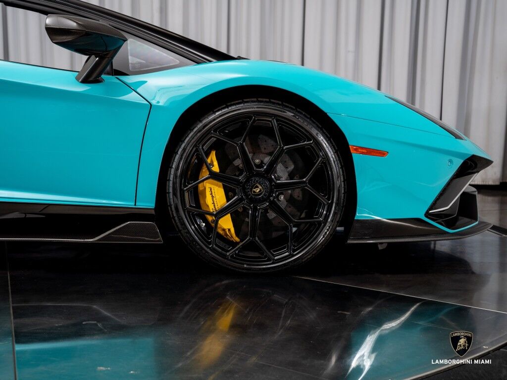 2022 Lamborghini Aventador LP 780-4 Ultimae Roadster North Miami Beach FL