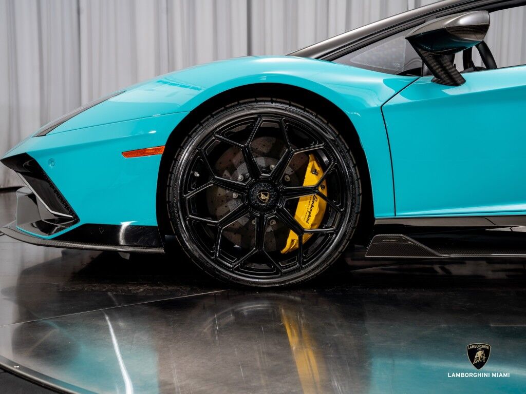 2022 Lamborghini Aventador LP 780-4 Ultimae Roadster North Miami Beach FL