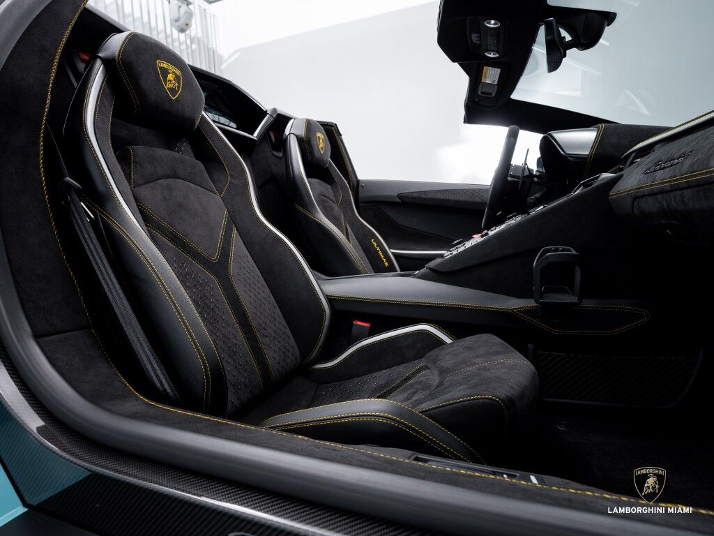 2022 Lamborghini Aventador LP 780-4 Ultimae Roadster North Miami Beach FL