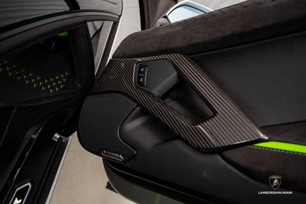 2022 Lamborghini Aventador LP 780-4 Ultimae Roadster North Miami Beach FL