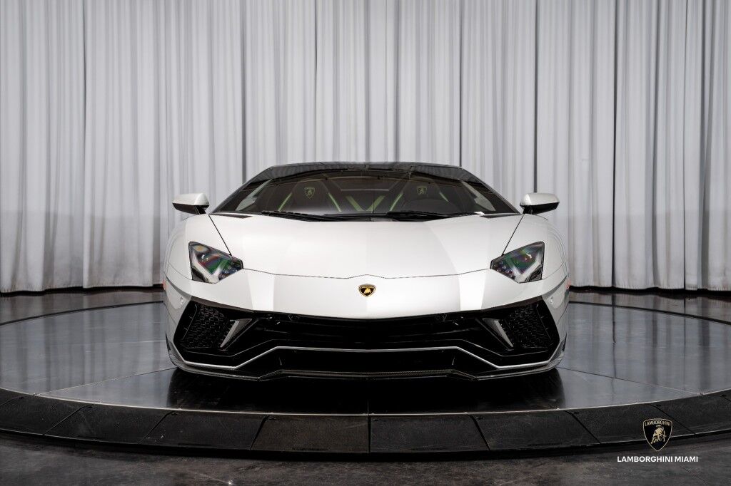 2022 Lamborghini Aventador LP 780-4 Ultimae Roadster North Miami Beach FL