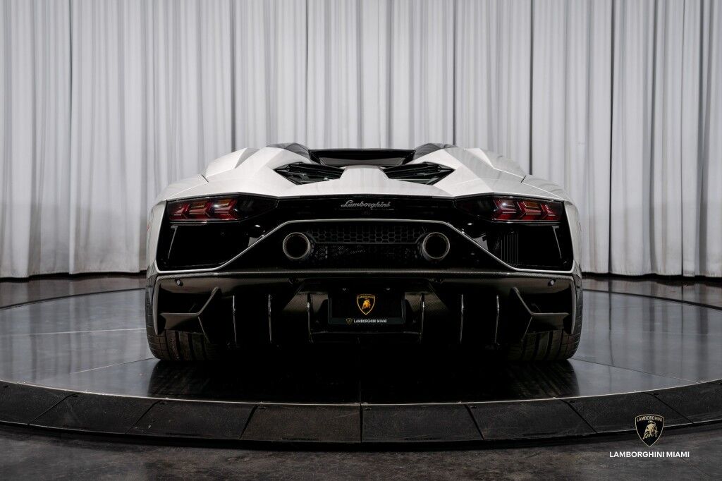 2022 Lamborghini Aventador LP 780-4 Ultimae Roadster North Miami Beach FL
