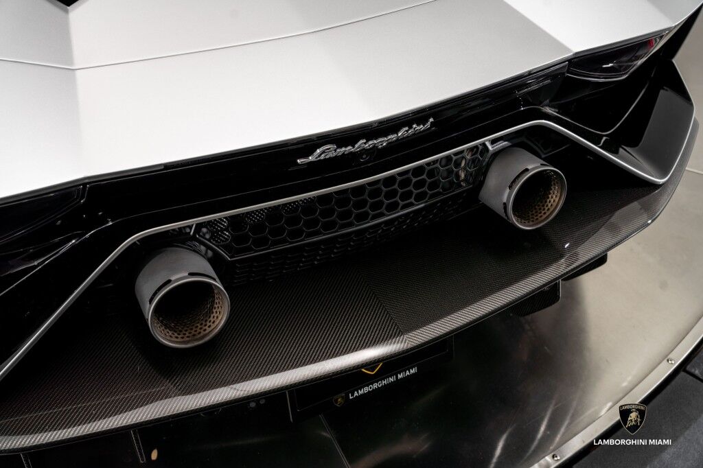 2022 Lamborghini Aventador LP 780-4 Ultimae Roadster North Miami Beach FL