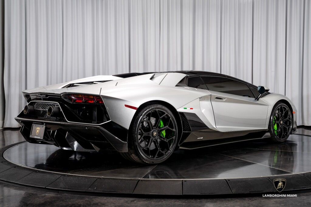 2022 Lamborghini Aventador LP 780-4 Ultimae Roadster North Miami Beach FL