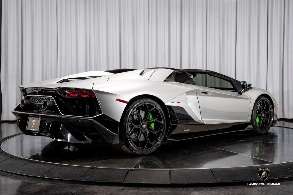 2022 Lamborghini Aventador LP 780-4 Ultimae Roadster North Miami Beach FL