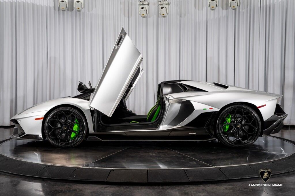 2022 Lamborghini Aventador LP 780-4 Ultimae Roadster North Miami Beach FL