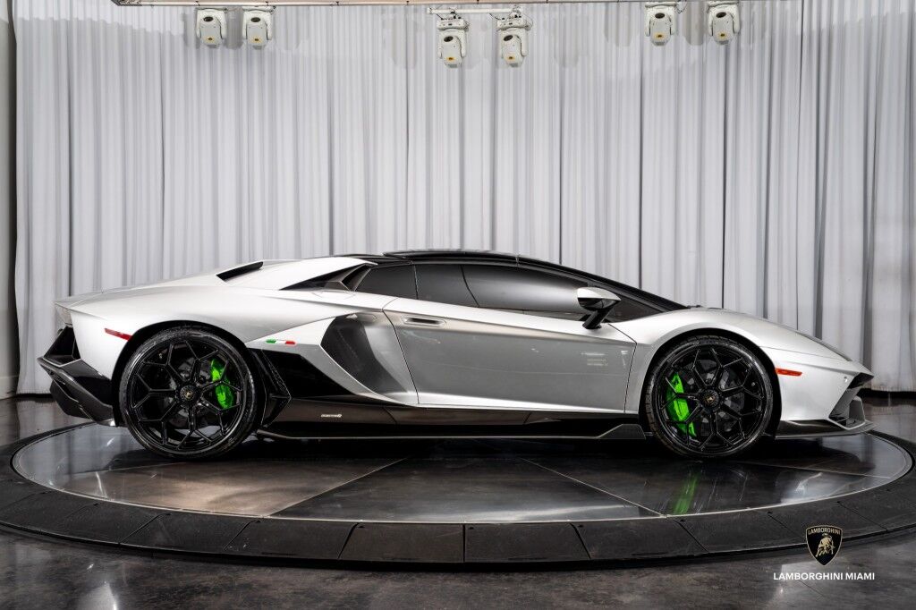 2022 Lamborghini Aventador LP 780-4 Ultimae Roadster North Miami Beach FL