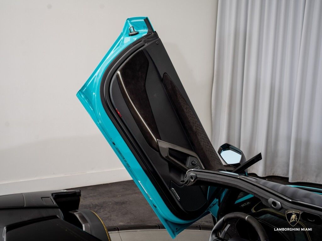 2022 Lamborghini Aventador LP 780-4 Ultimae Roadster North Miami Beach FL