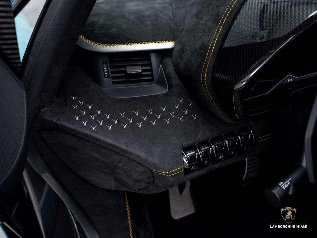 2022 Lamborghini Aventador LP 780-4 Ultimae Roadster North Miami Beach FL