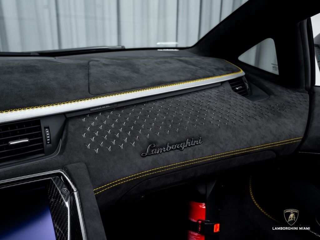 2022 Lamborghini Aventador LP 780-4 Ultimae Roadster North Miami Beach FL