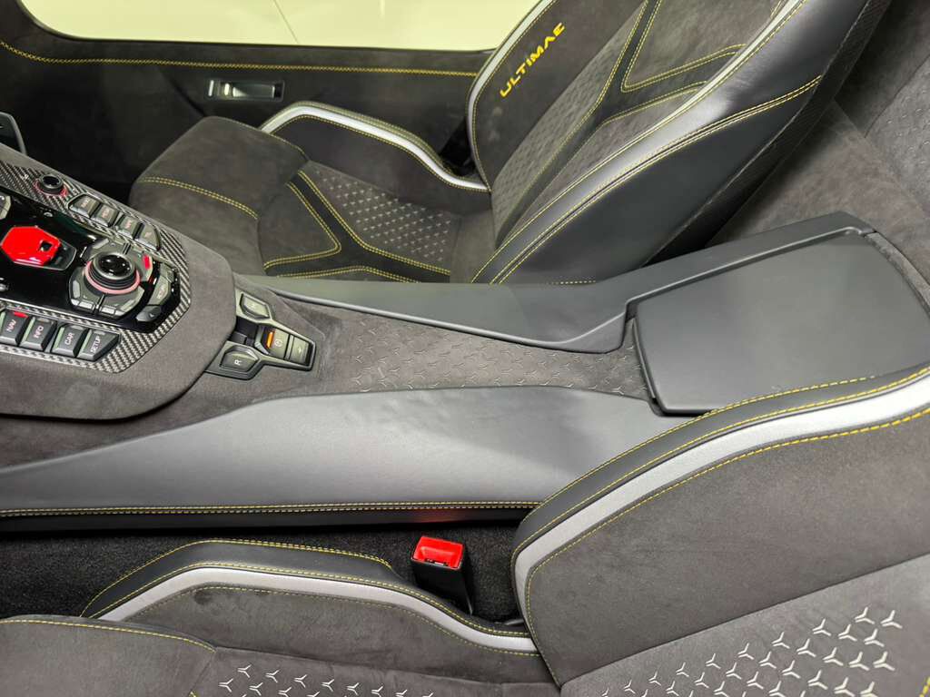 2022 Lamborghini Aventador LP 780-4 Ultimae Roadster,Blu Glauco paint,Ad Personam interior,Sensonum audio system AND MUCH MORE! Fort Lauderdale FL